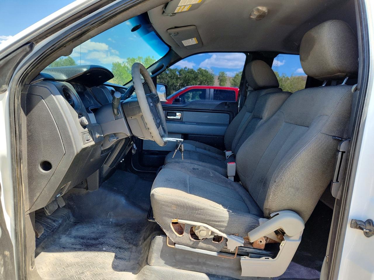 2013 Ford F150 Super Cab White vin: 1FTFX1EF1DKF99834