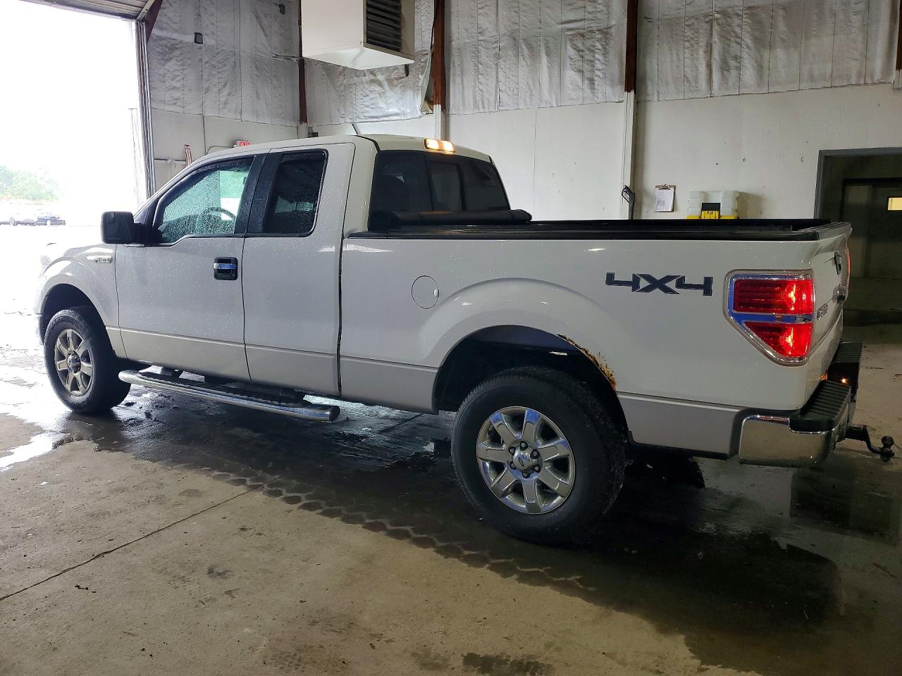 2013 Ford F150 Super Cab Белый vin: 1FTFX1EF1DKG43573