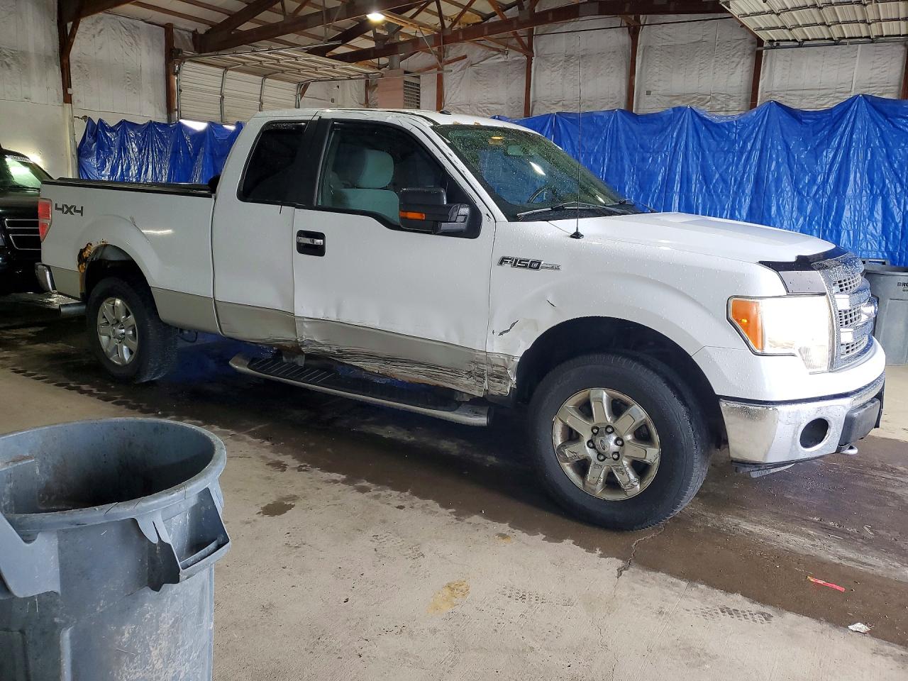 2013 Ford F150 Super Cab Белый vin: 1FTFX1EF1DKG43573