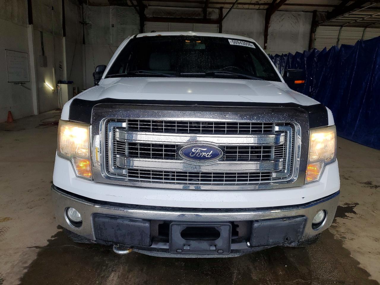2013 Ford F150 Super Cab Белый vin: 1FTFX1EF1DKG43573