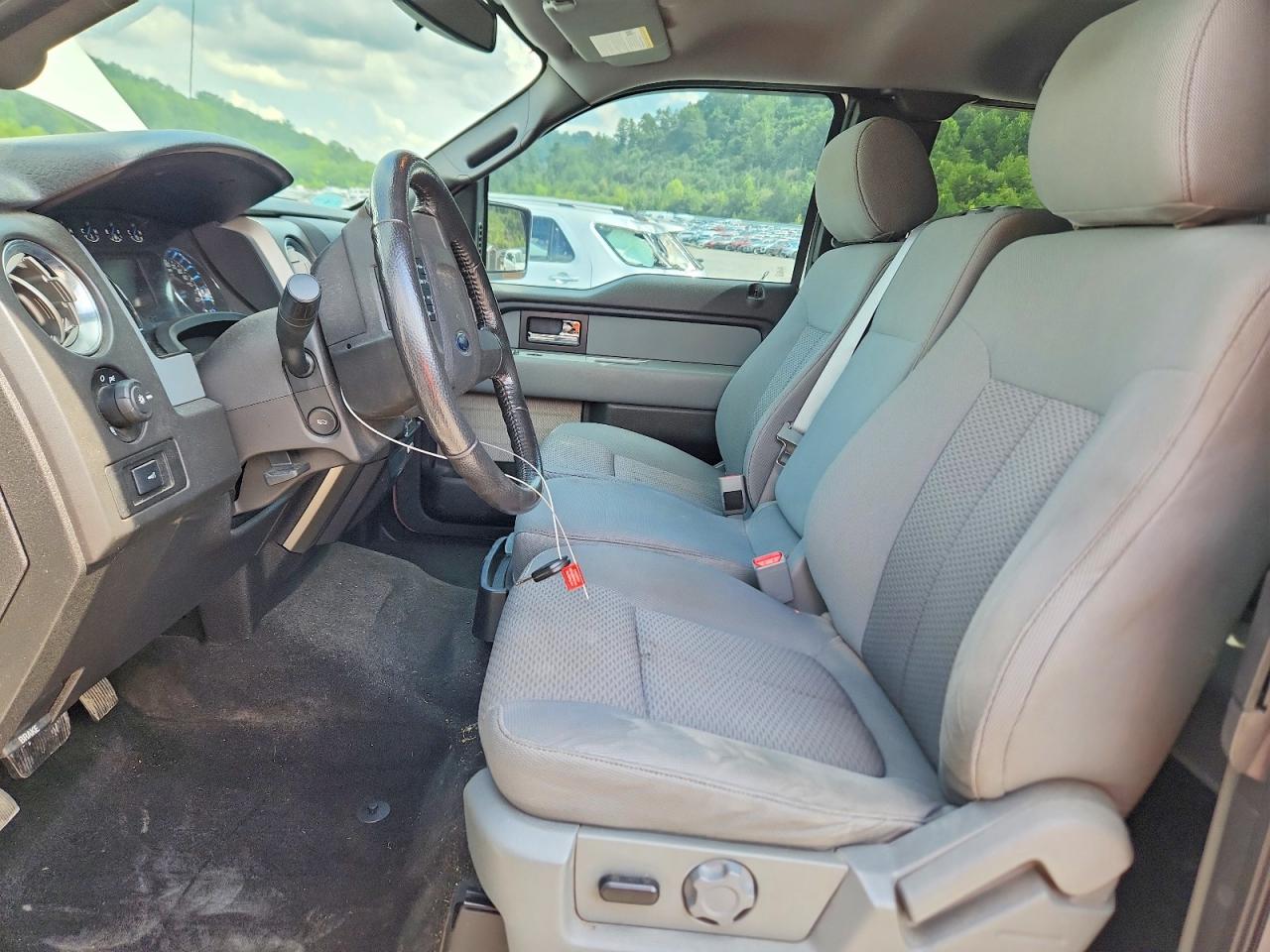 2014 Ford F150 Super Cab White vin: 1FTFX1EF1EFB16000