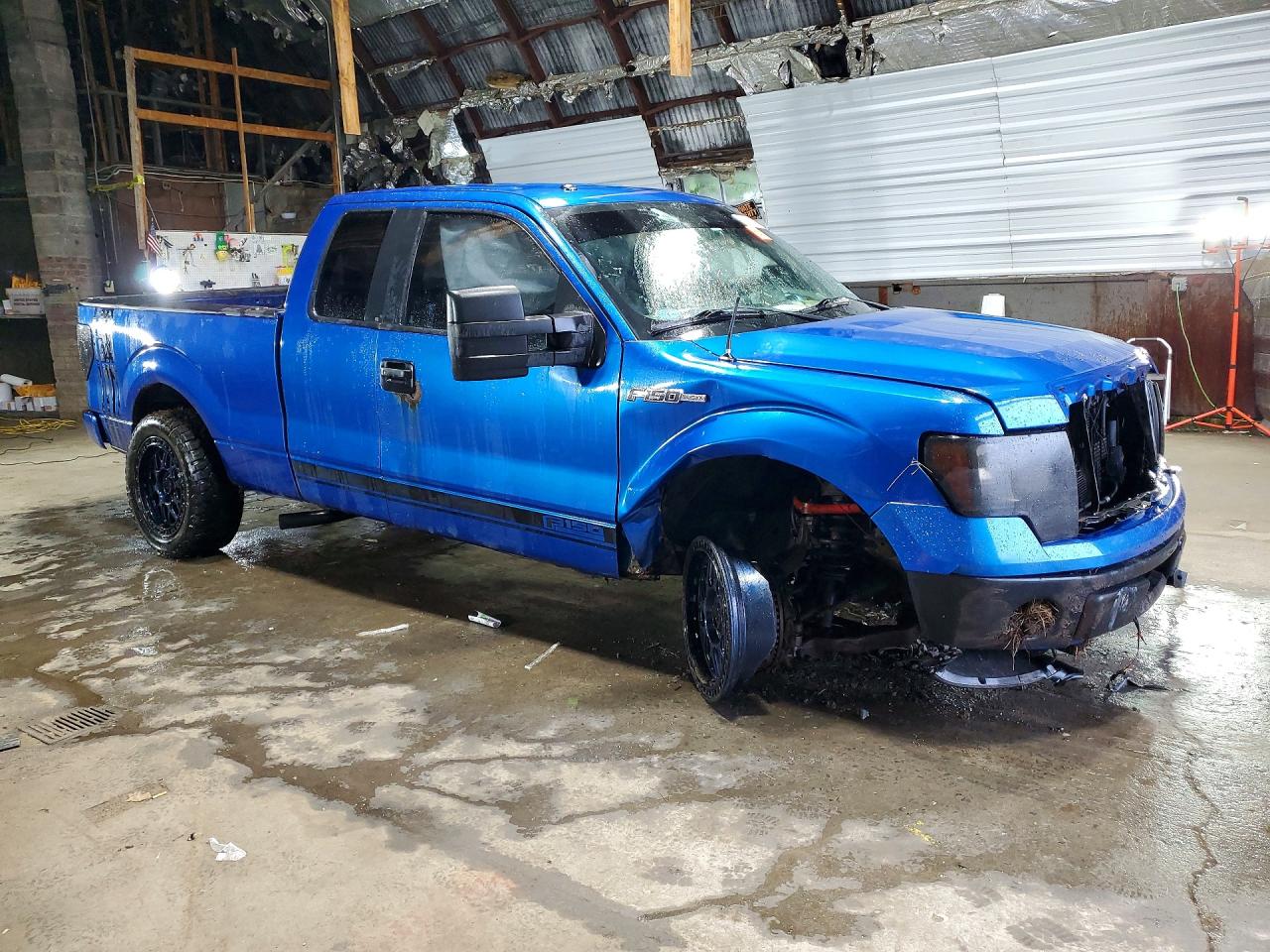 2014 Ford F150 Super Cab Blue vin: 1FTFX1EF1EFC39117