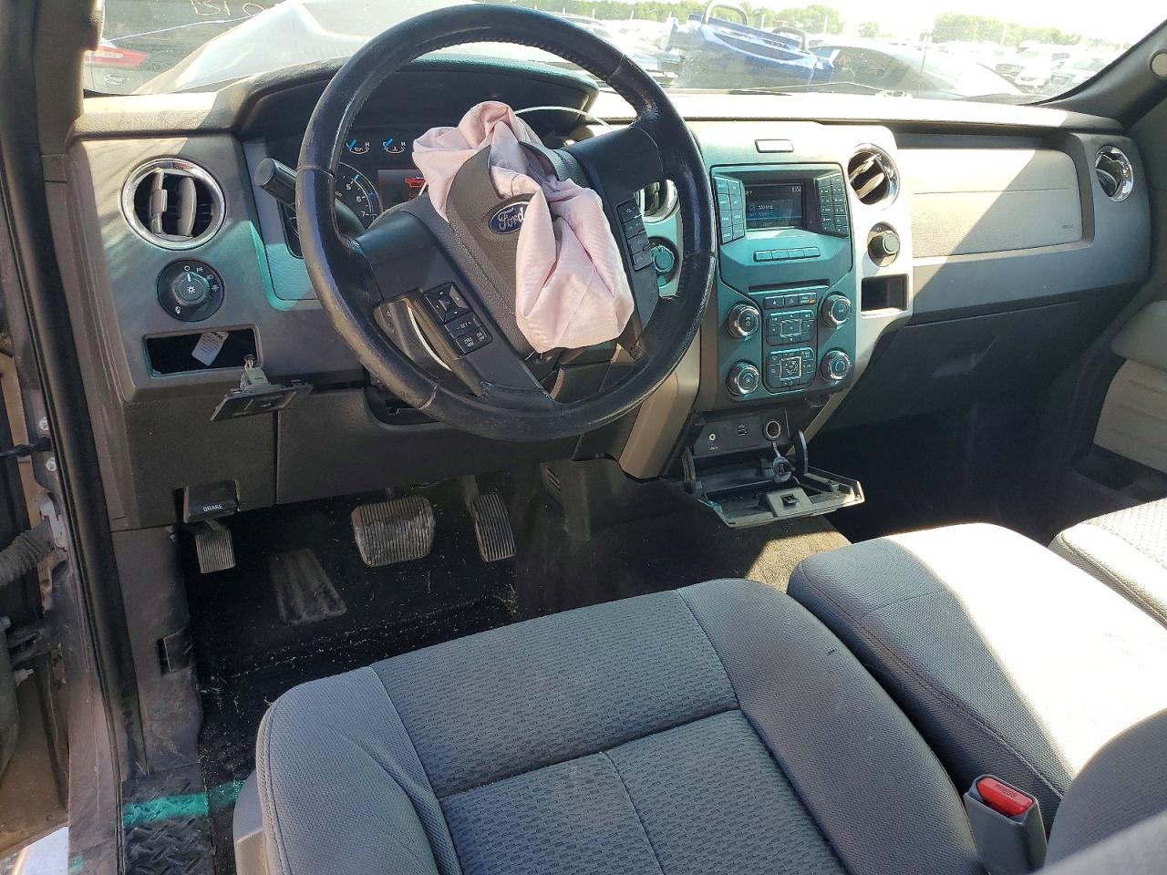 2014 Ford F150 Серый vin: 1FTFX1EF1EFC92061