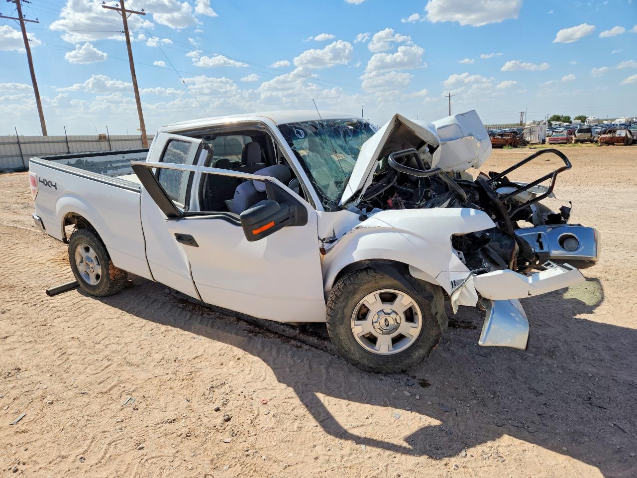 2011 Ford F150 Super Cab White vin: 1FTFX1EF1EKG36043