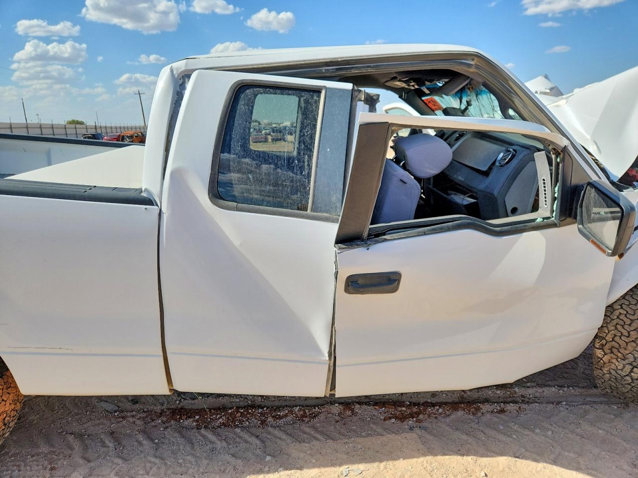 2011 Ford F150 Super Cab White vin: 1FTFX1EF1EKG36043