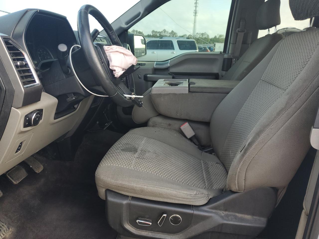 2015 Ford F150 Super Cab Silver vin: 1FTFX1EF1FFC58882