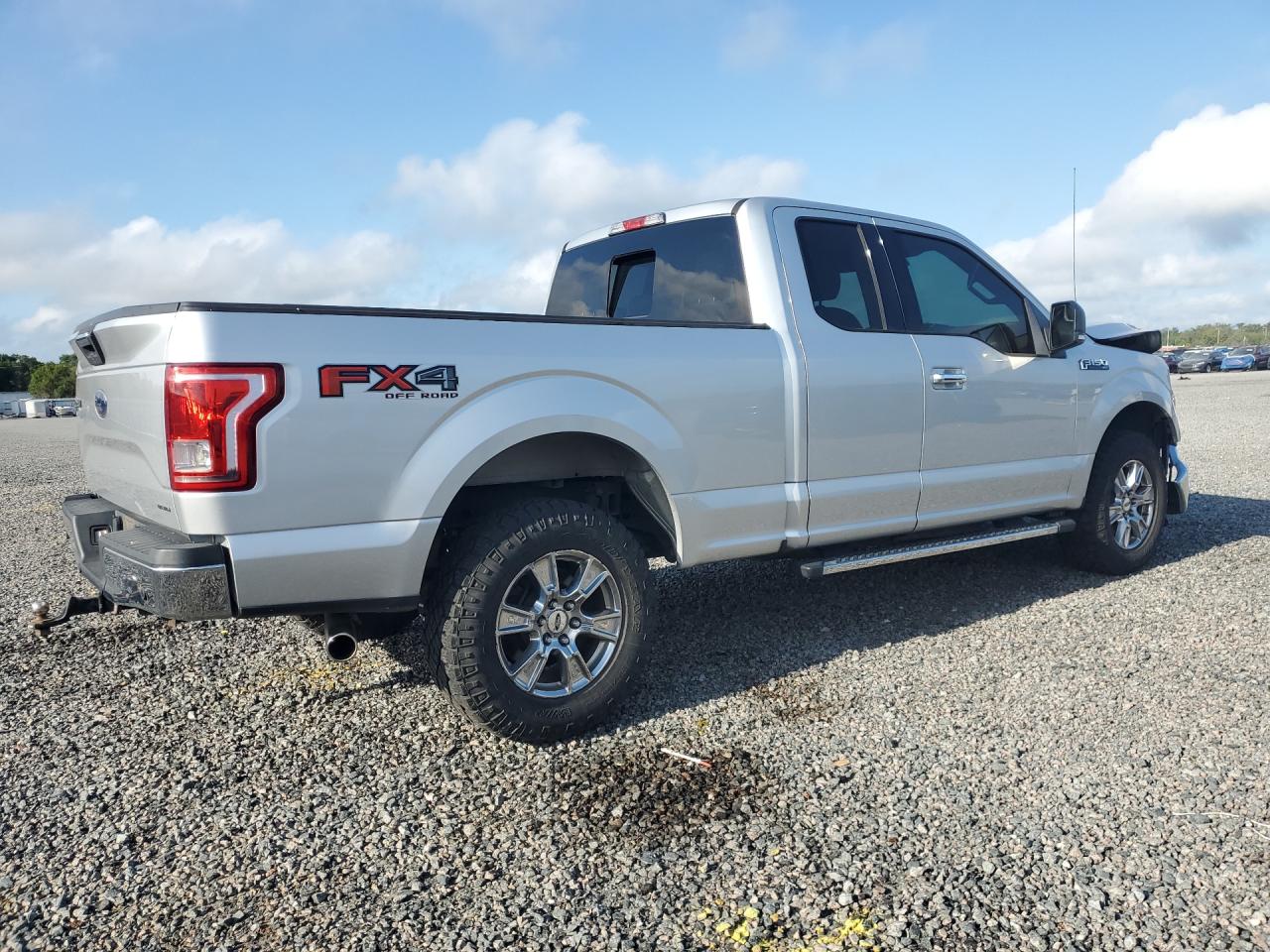 2015 Ford F150 Super Cab Silver vin: 1FTFX1EF1FFC58882