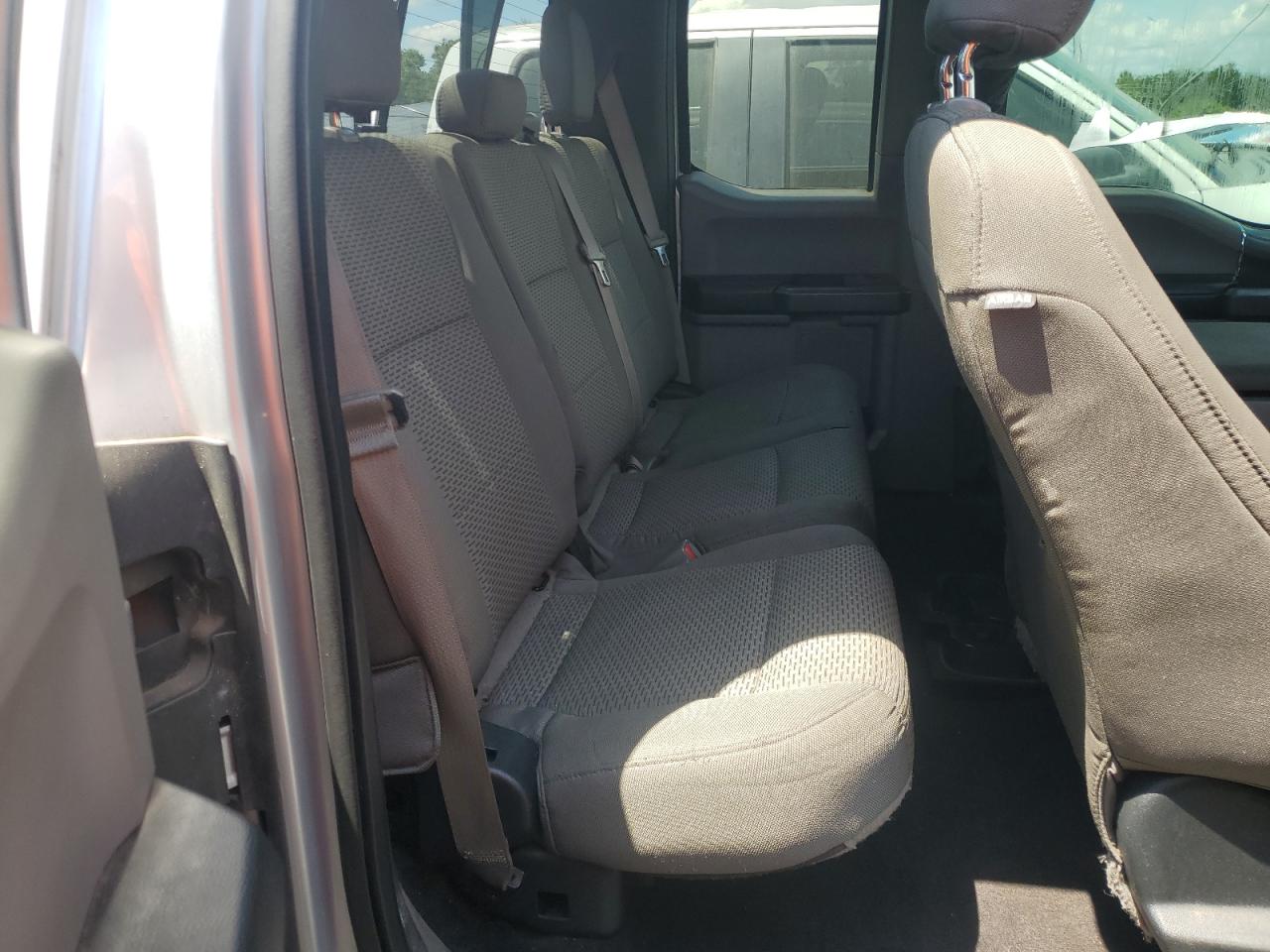 2015 Ford F150 Super Cab Silver vin: 1FTFX1EF1FFC58882