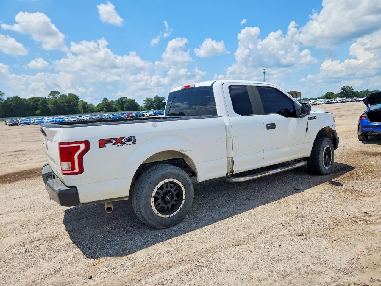 2016 Ford F150 Super Cab White vin: 1FTFX1EF1GKF26239