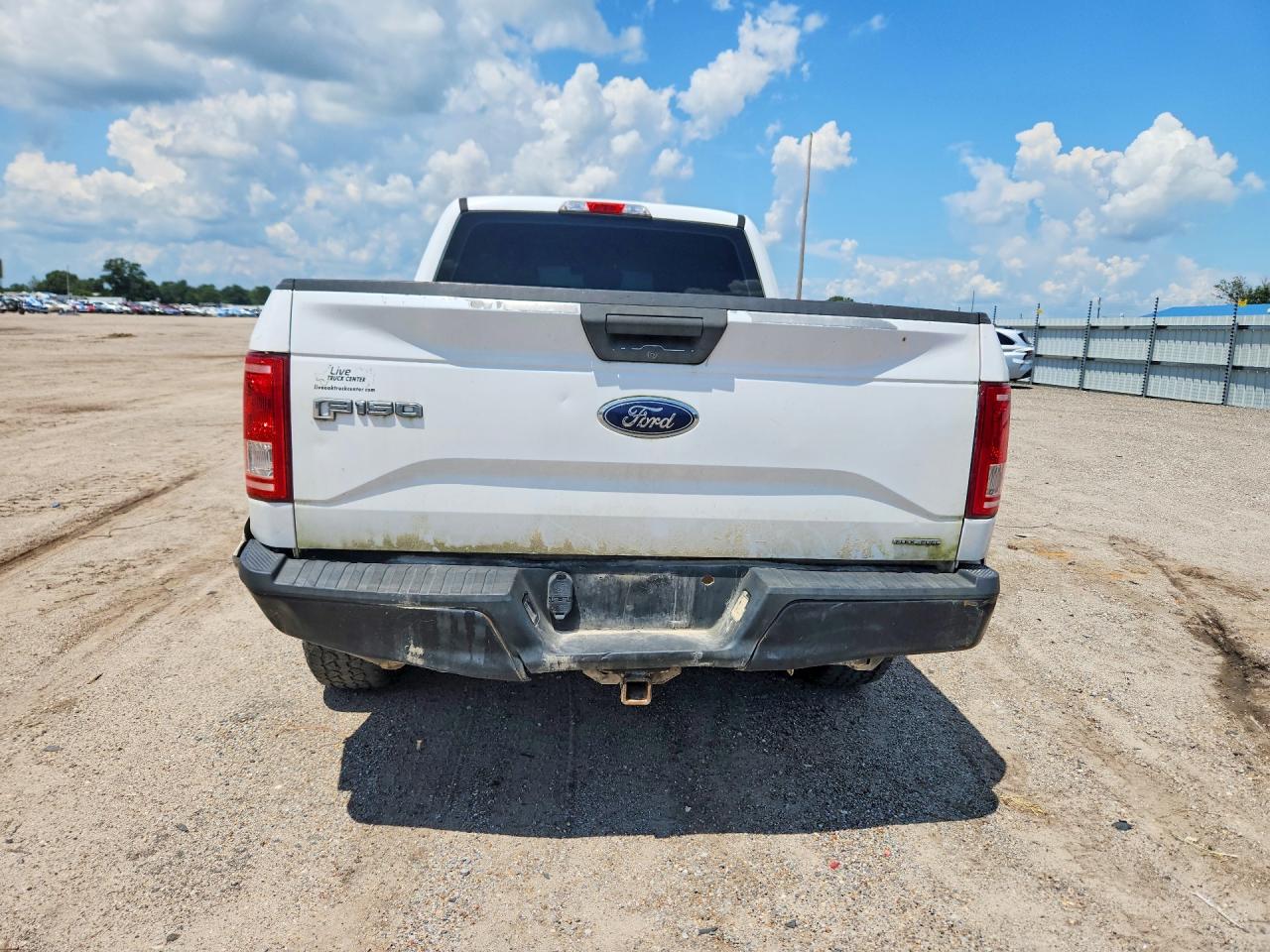 2016 Ford F150 Super Cab White vin: 1FTFX1EF1GKF26239