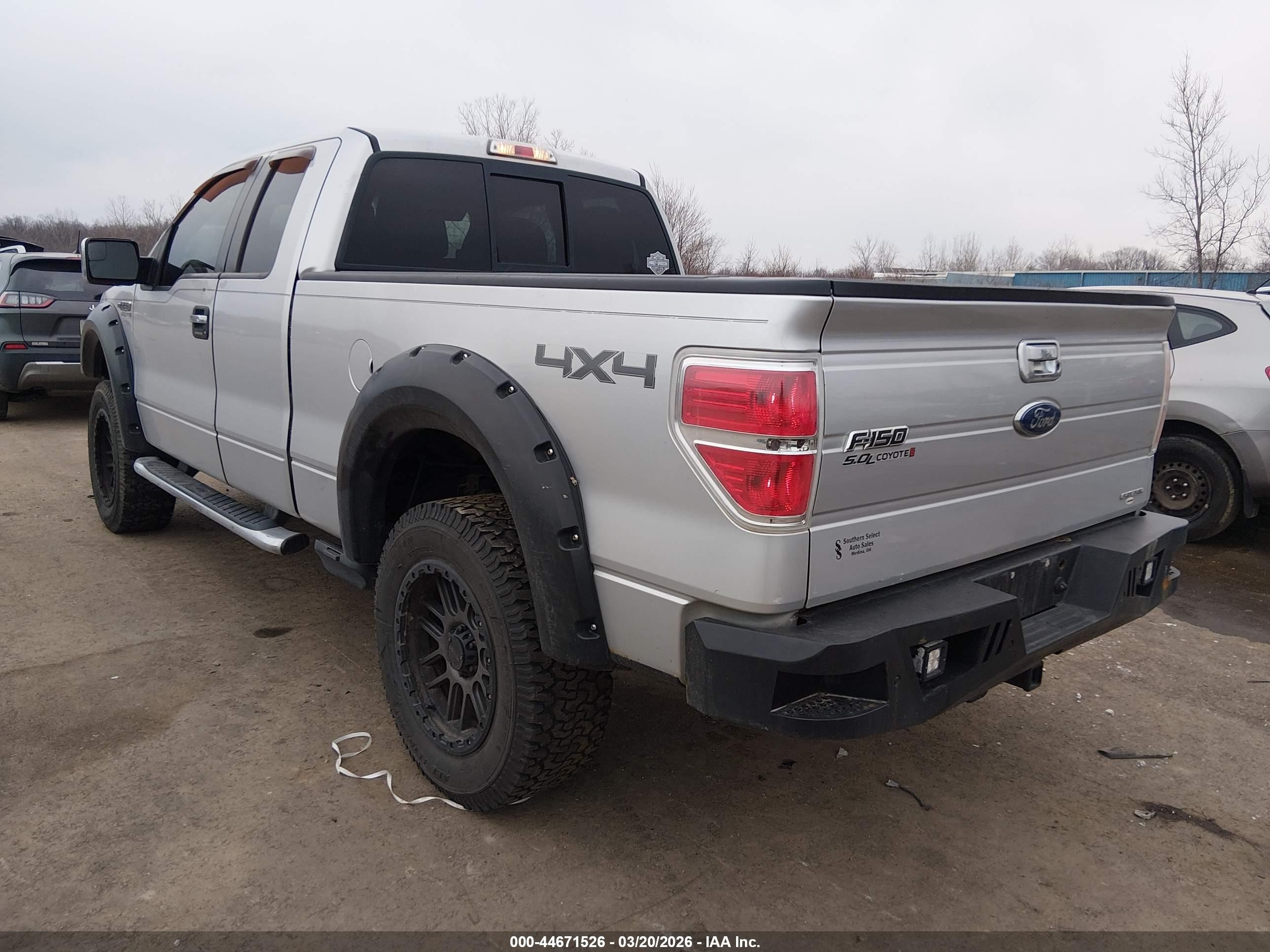 2011 Ford F-150 Xlt Silver vin: 1FTFX1EF2BFA58667