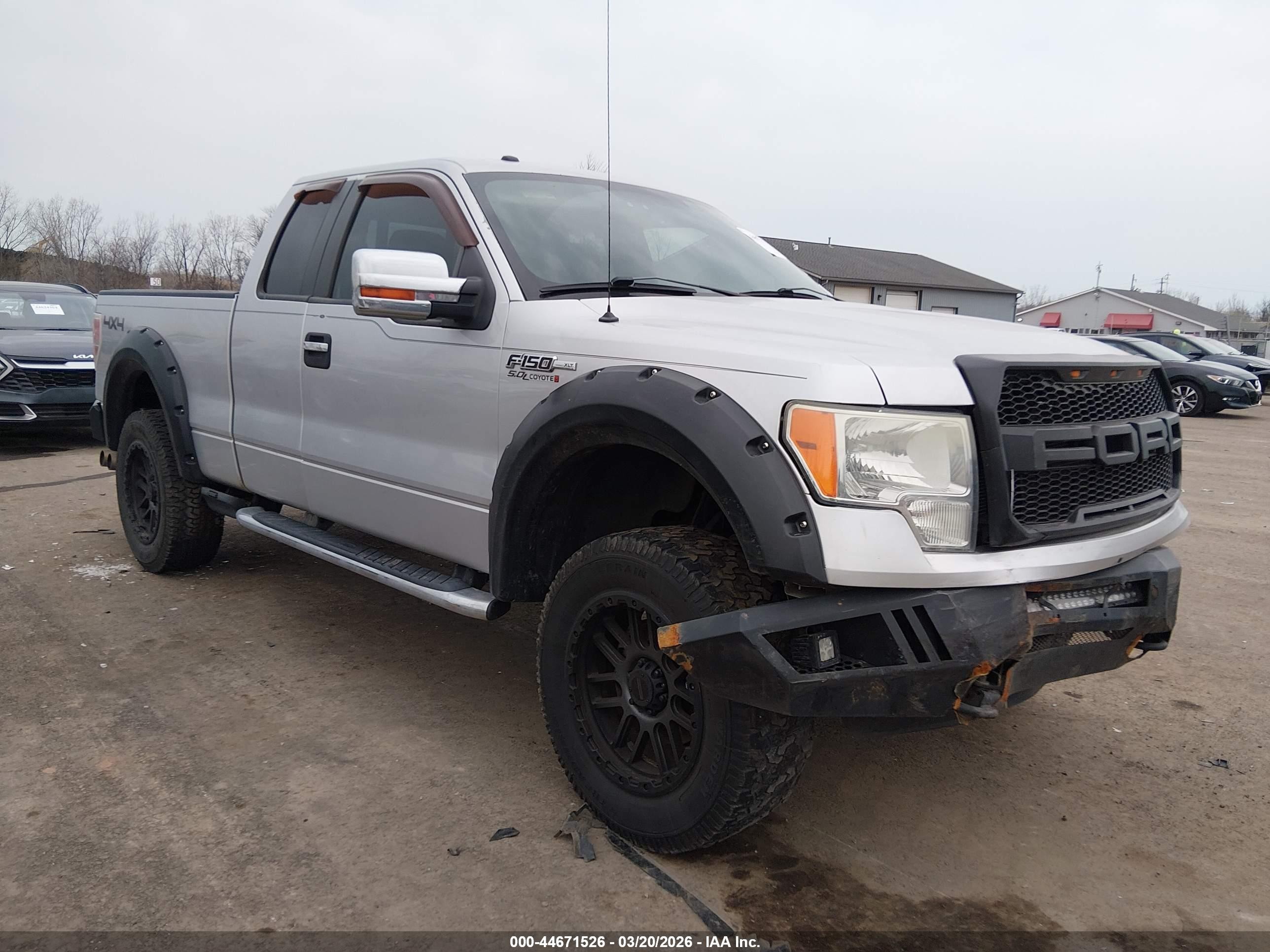 2011 Ford F-150 Xlt Silver vin: 1FTFX1EF2BFA58667