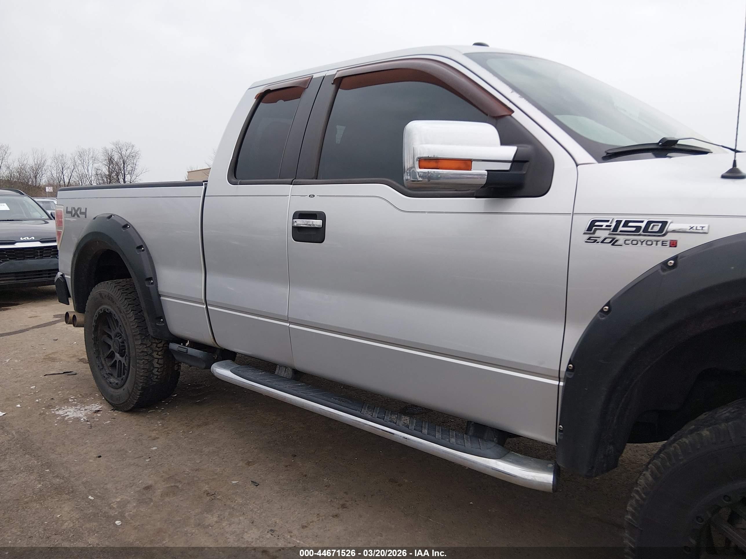 2011 Ford F-150 Xlt Silver vin: 1FTFX1EF2BFA58667