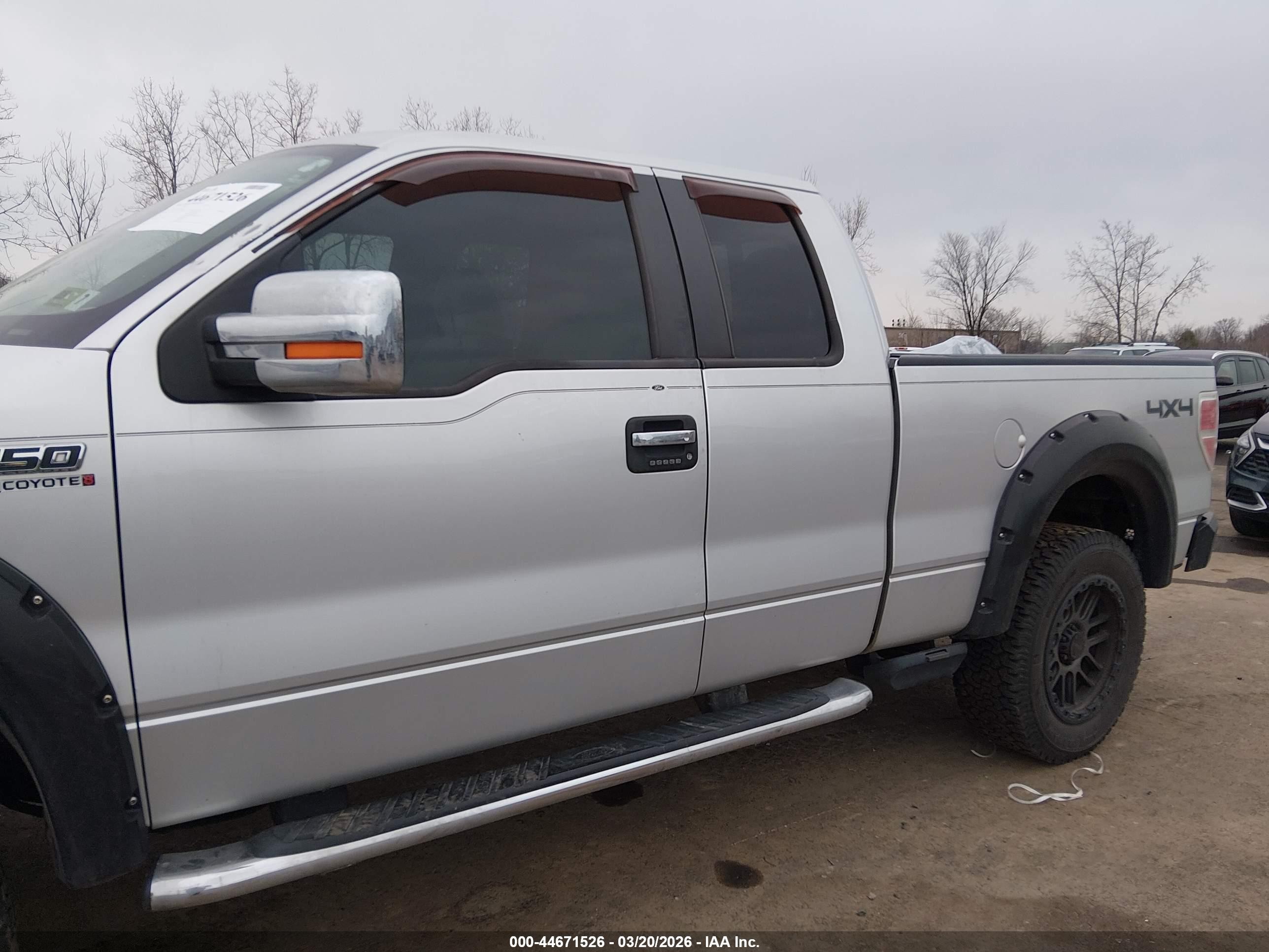 2011 Ford F-150 Xlt Silver vin: 1FTFX1EF2BFA58667