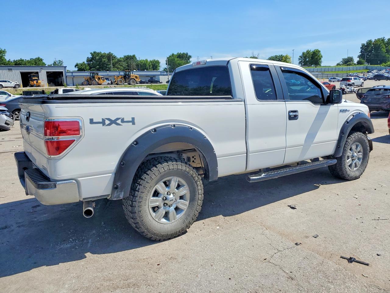 2012 Ford F150 Super Cab White vin: 1FTFX1EF2CFC57283