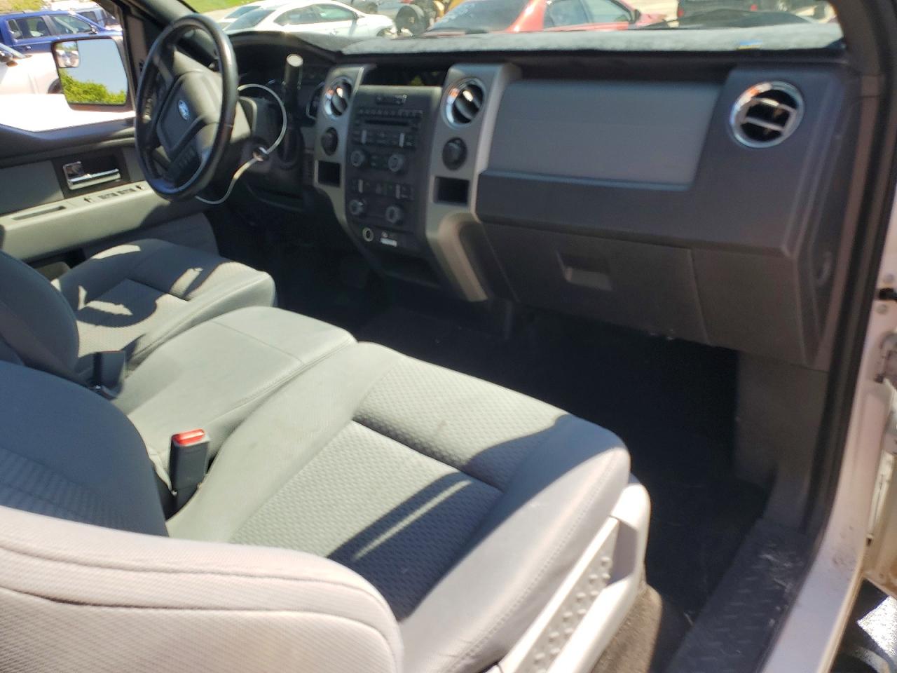 2012 Ford F150 Super Cab White vin: 1FTFX1EF2CFC57283
