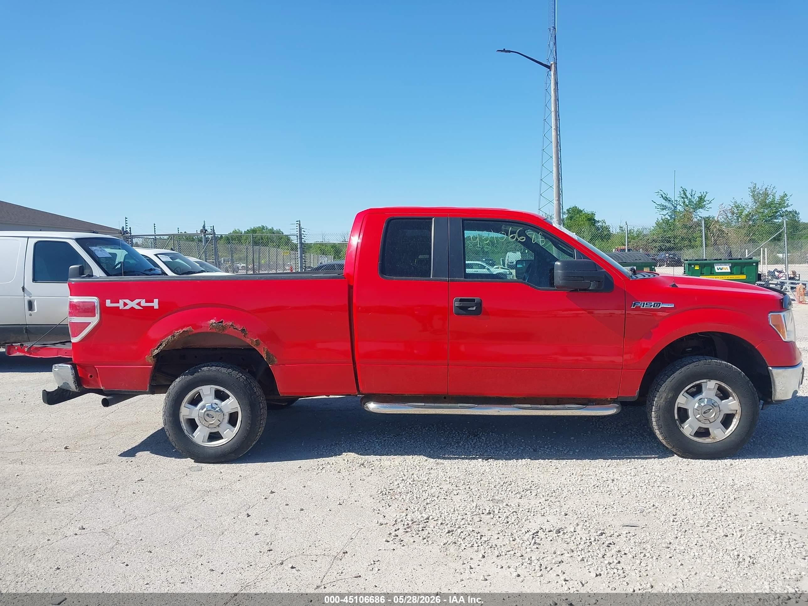 2012 Ford F-150 Xlt Red vin: 1FTFX1EF2CFD04568