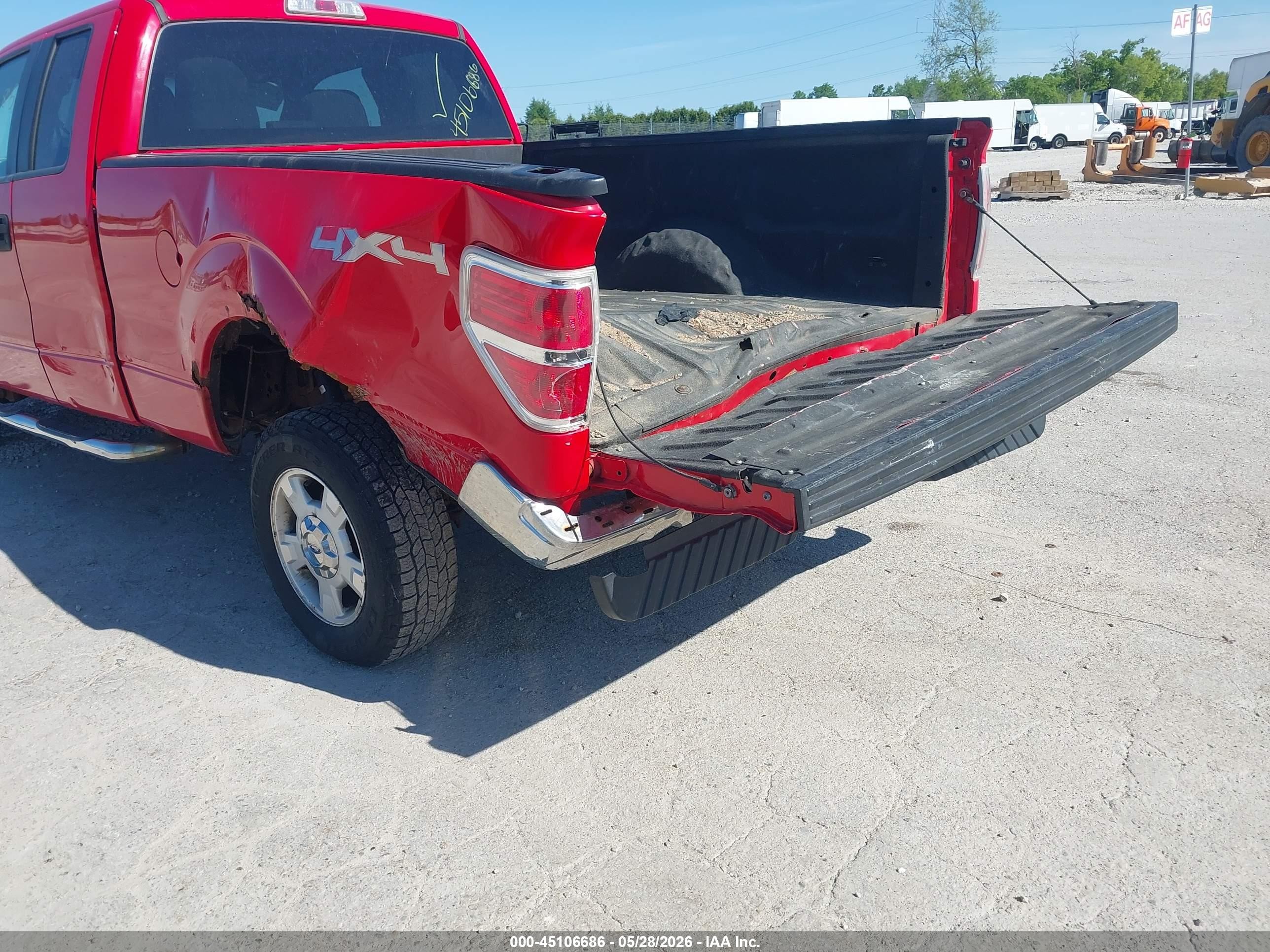 2012 Ford F-150 Xlt Red vin: 1FTFX1EF2CFD04568