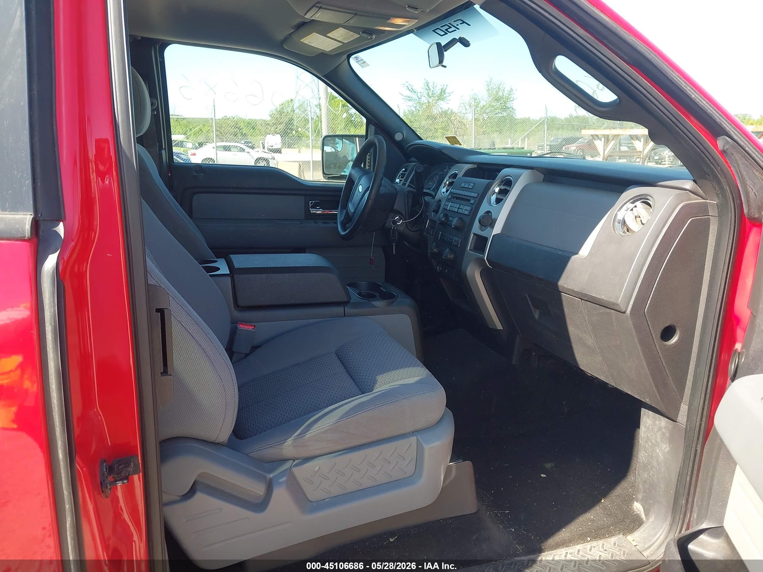 2012 Ford F-150 Xlt Red vin: 1FTFX1EF2CFD04568