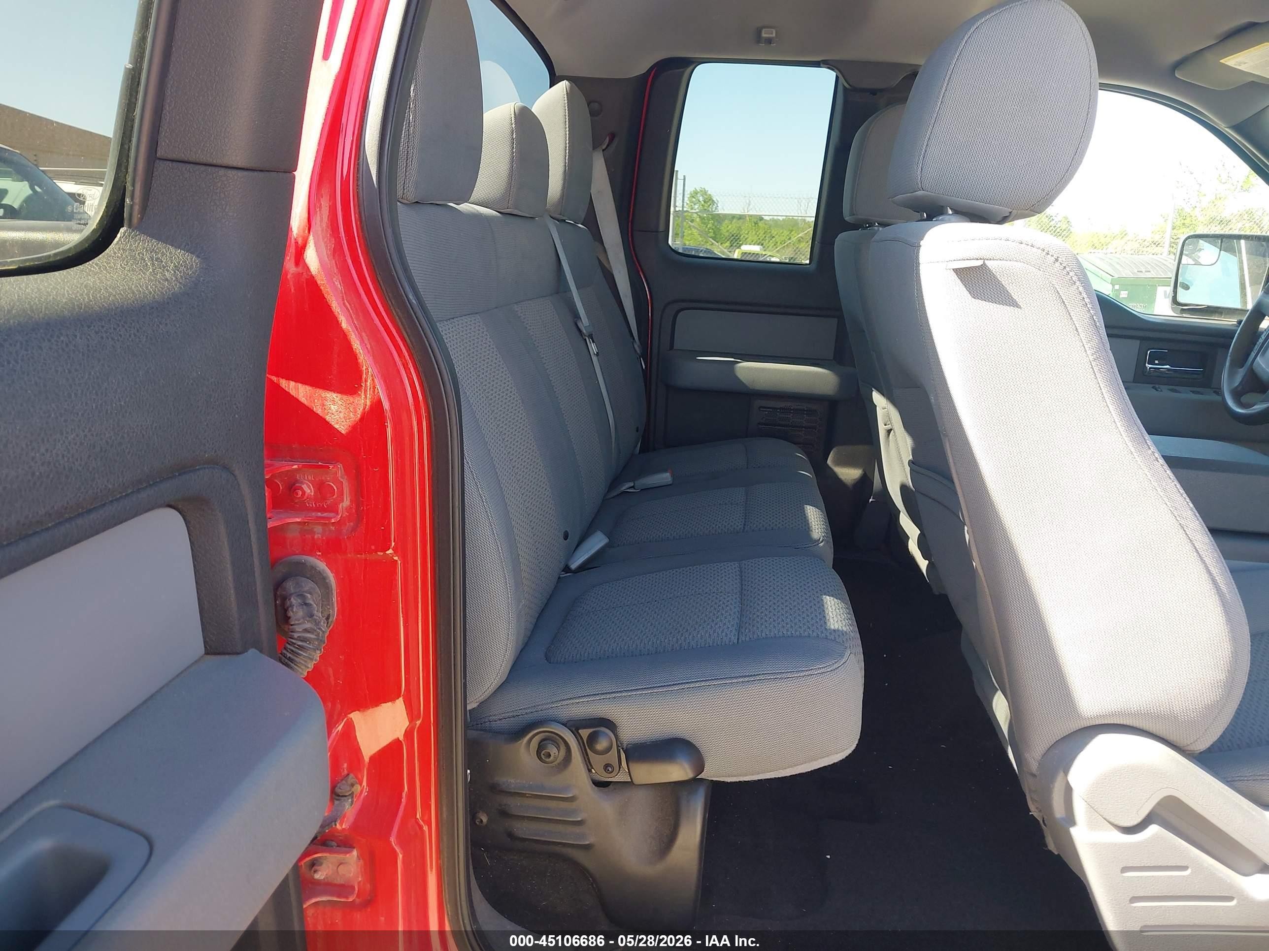 2012 Ford F-150 Xlt Red vin: 1FTFX1EF2CFD04568