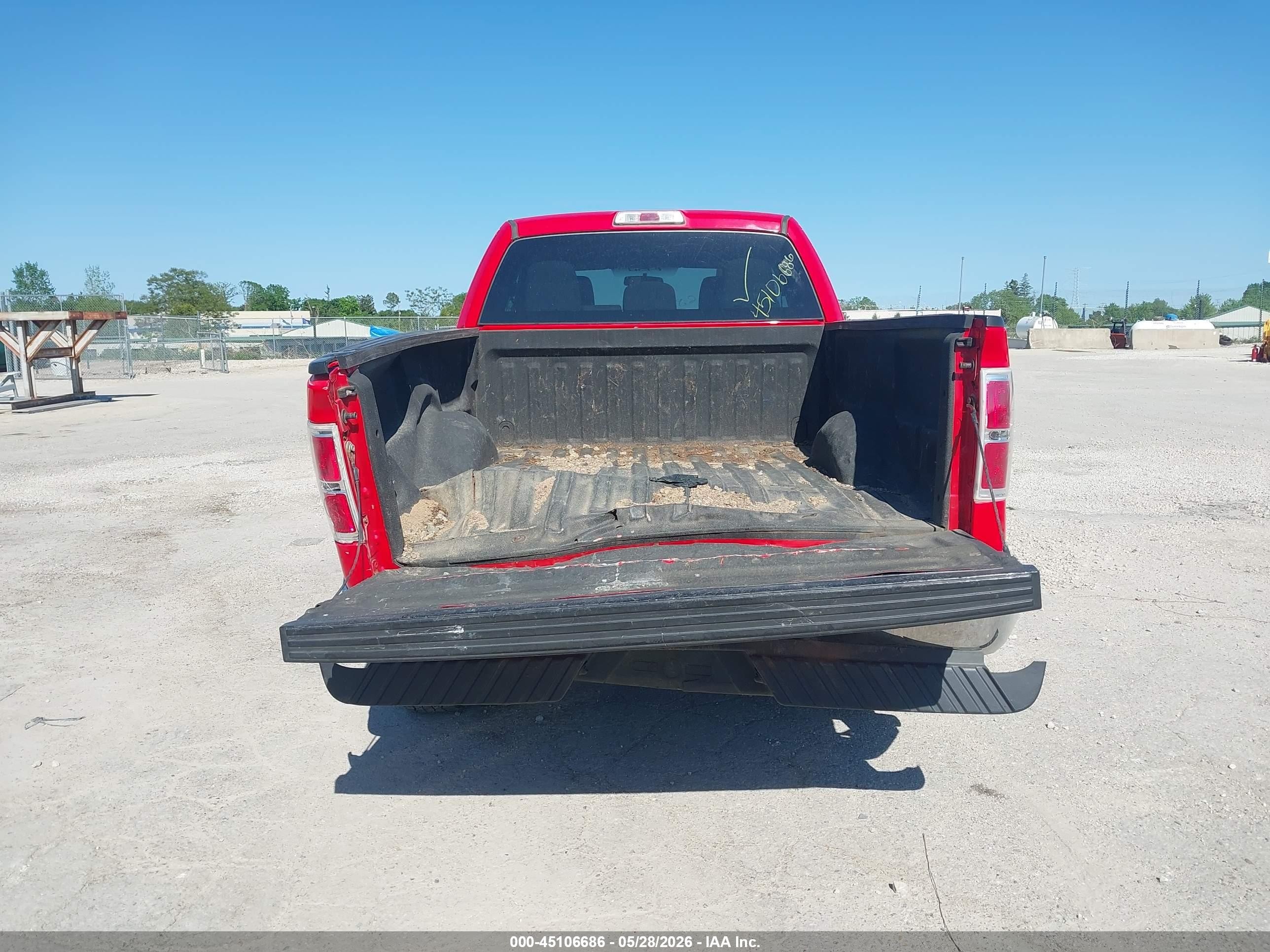 2012 Ford F-150 Xlt Red vin: 1FTFX1EF2CFD04568