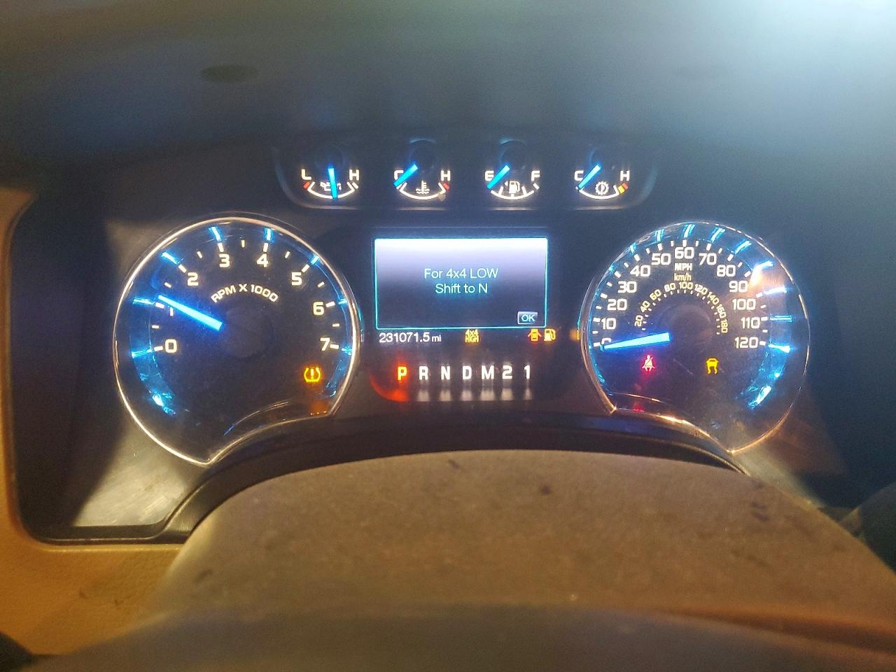 2013 Ford F150 Super Cab White vin: 1FTFX1EF2DFA49406