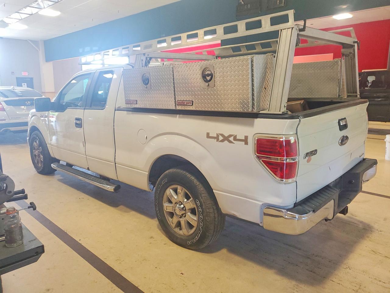 2013 Ford F150 Super Cab White vin: 1FTFX1EF2DFA49406