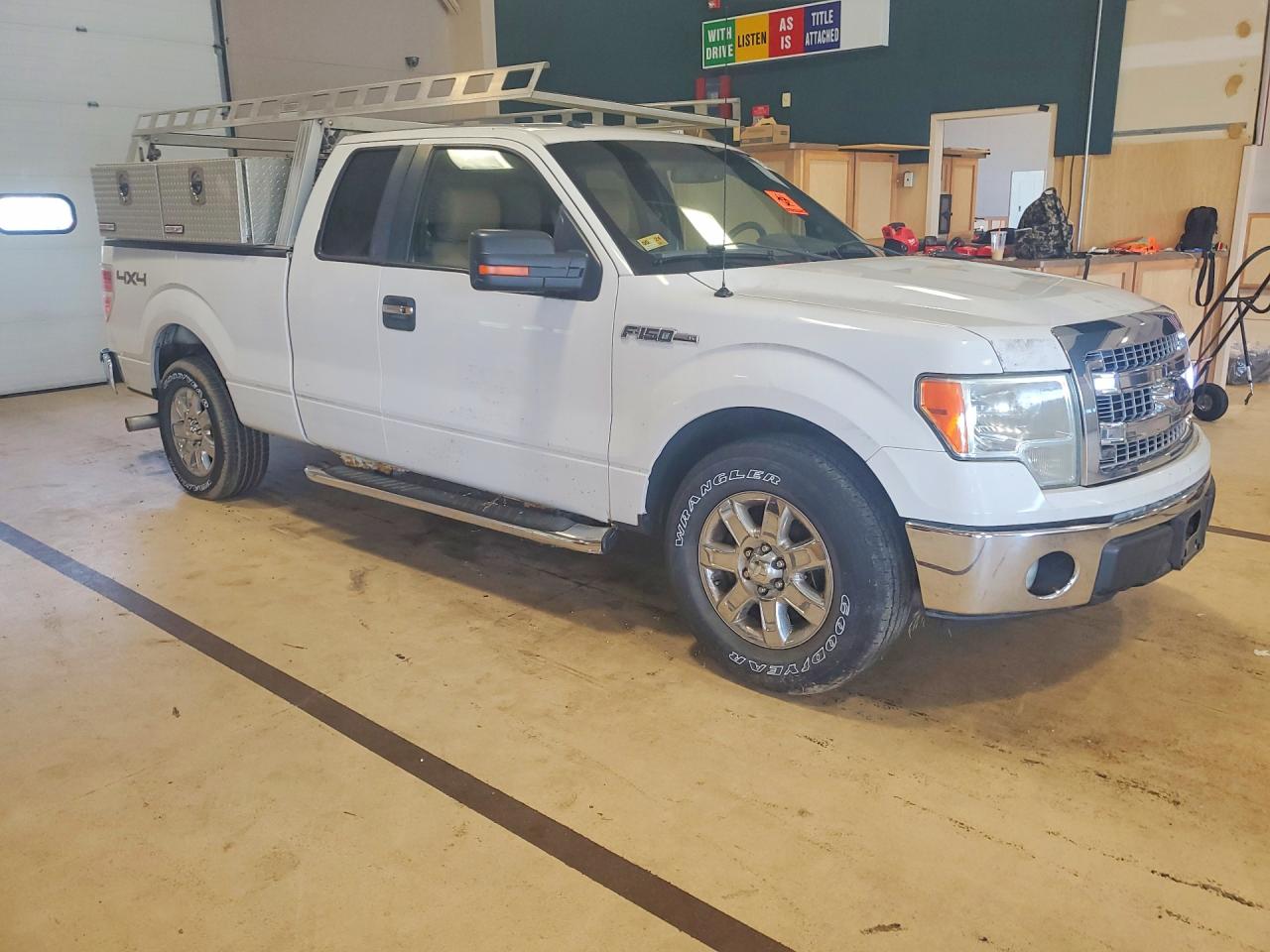 2013 Ford F150 Super Cab White vin: 1FTFX1EF2DFA49406