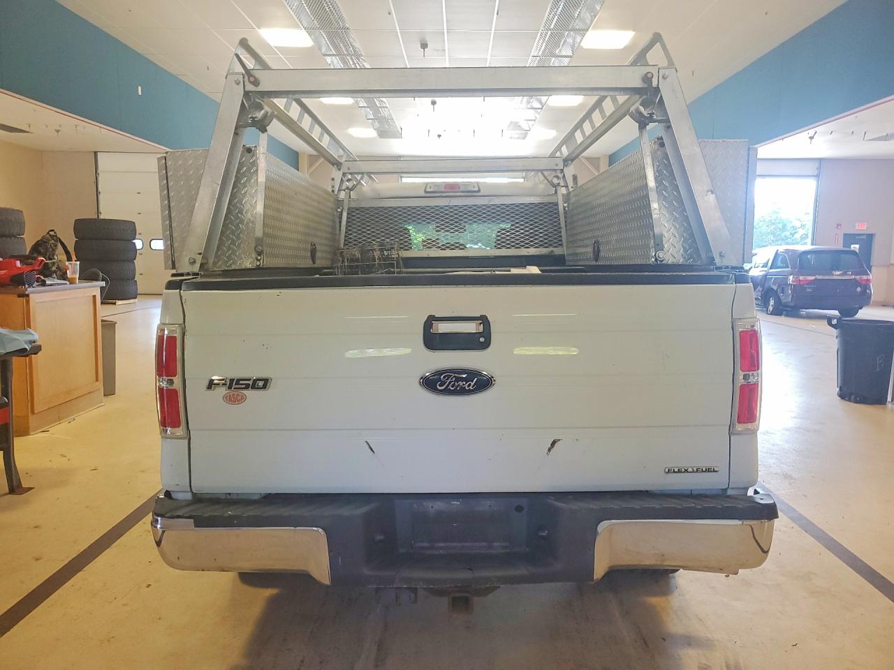 2013 Ford F150 Super Cab White vin: 1FTFX1EF2DFA49406
