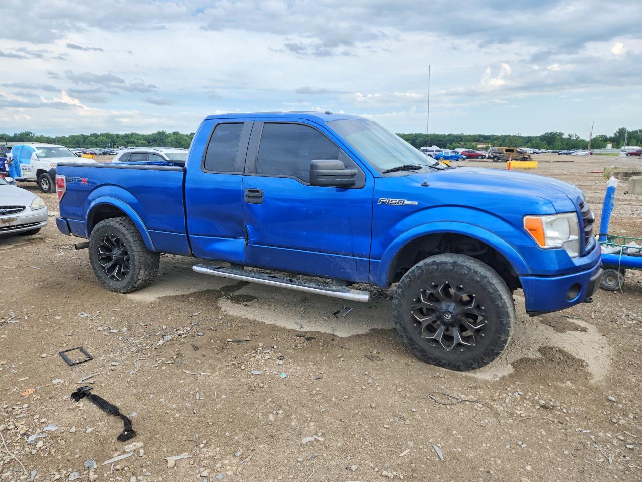 2013 Ford F150 Super Cab Blue vin: 1FTFX1EF2DFC34667