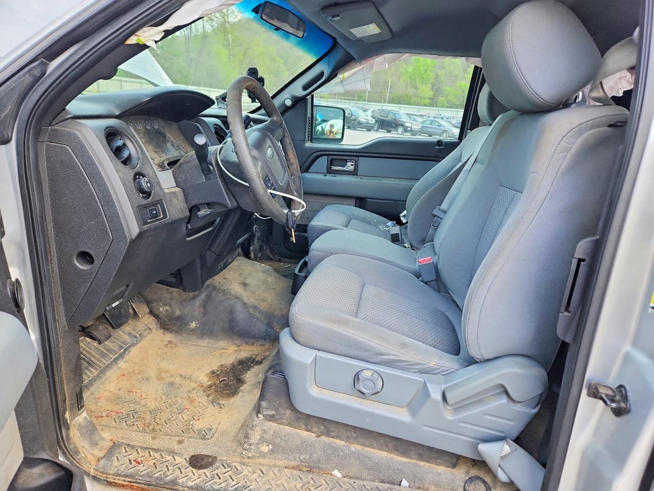 2013 Ford F150 Super Cab Silver vin: 1FTFX1EF2DFD32386
