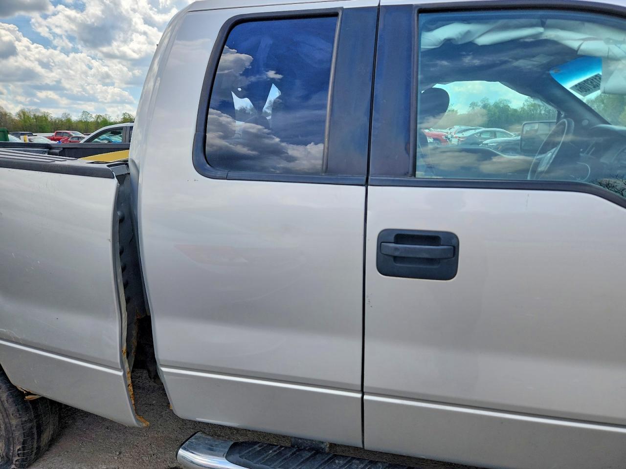 2013 Ford F150 Super Cab Silver vin: 1FTFX1EF2DFD32386