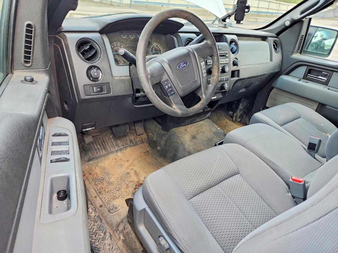 2013 Ford F150 Super Cab Silver vin: 1FTFX1EF2DFD32386