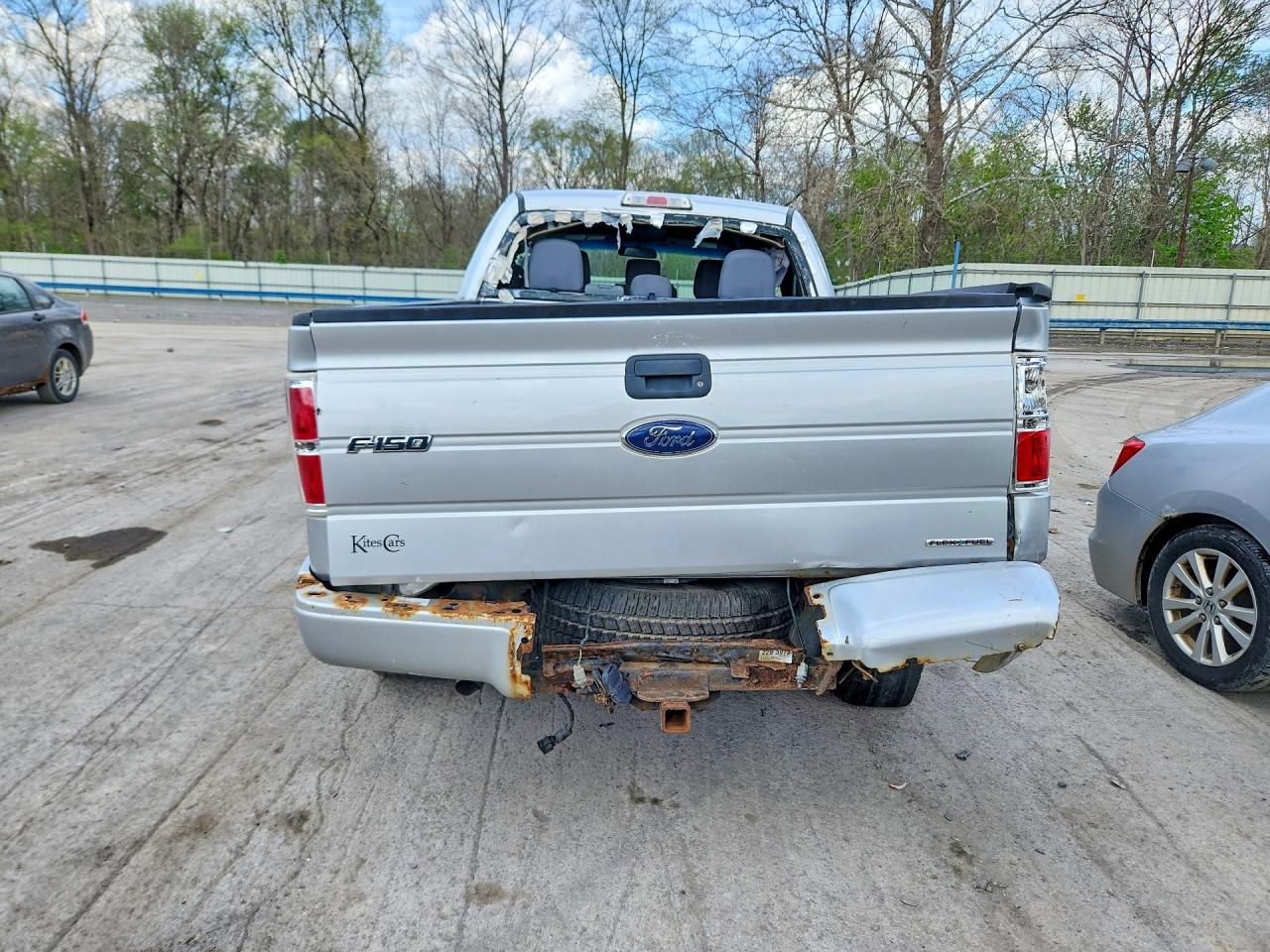 2013 Ford F150 Super Cab Silver vin: 1FTFX1EF2DFD32386