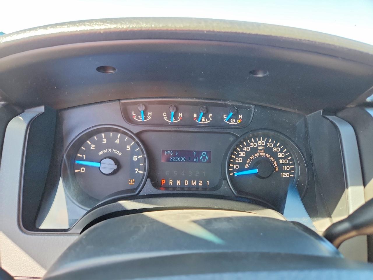 2013 Ford F150 Super Cab White vin: 1FTFX1EF2DFD83287