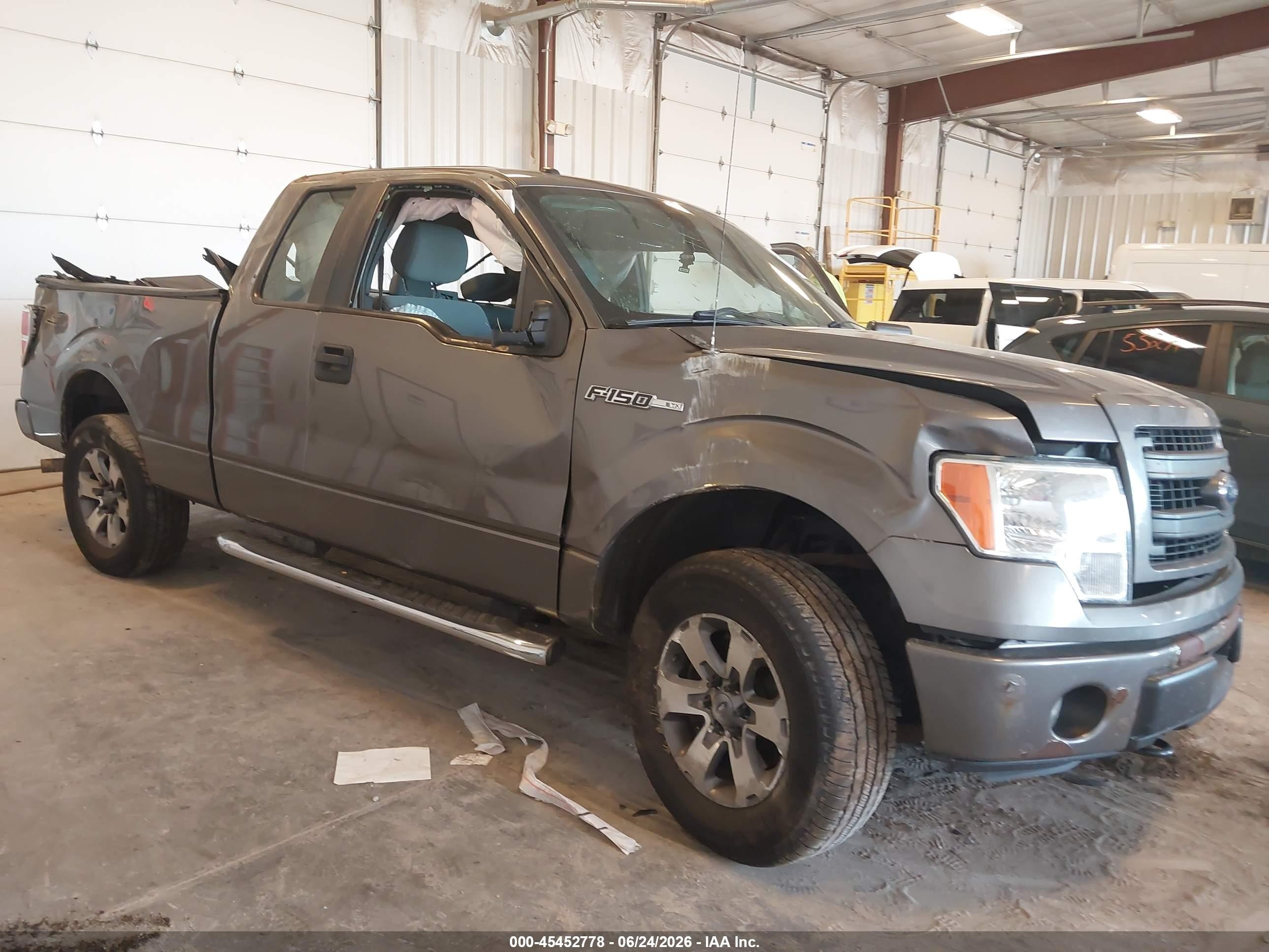 2014 Ford F-150   Серый vin: 1FTFX1EF2EFB46008