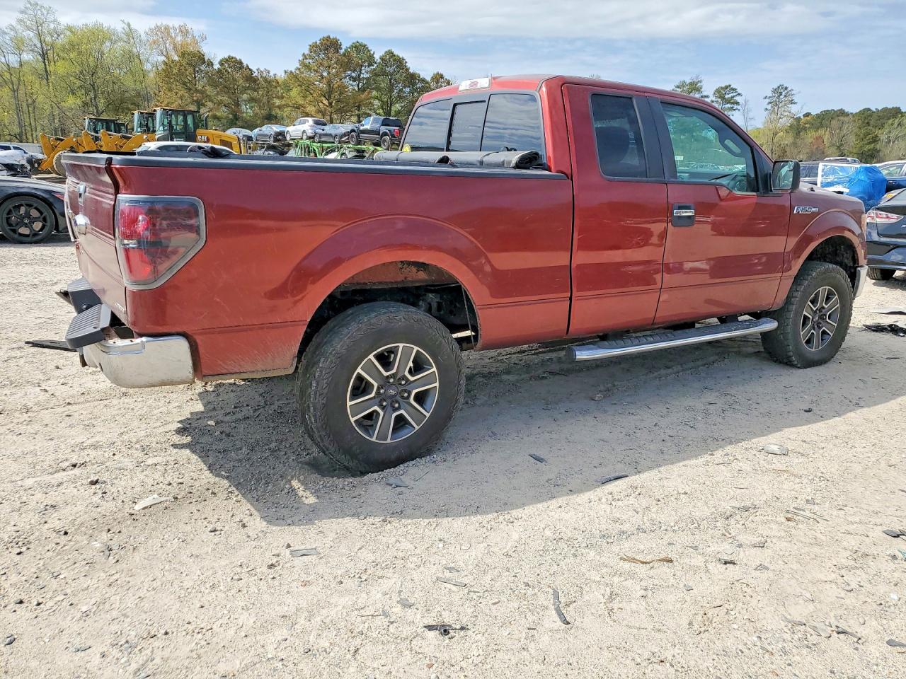 2014 Ford F150 Super Cab Red vin: 1FTFX1EF2EKD05505
