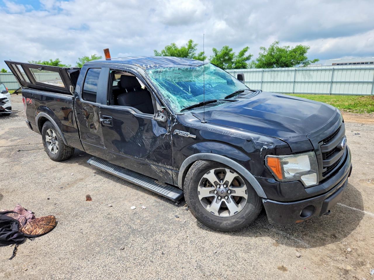 2014 Ford F150 Super Cab Black vin: 1FTFX1EF2EKE66632