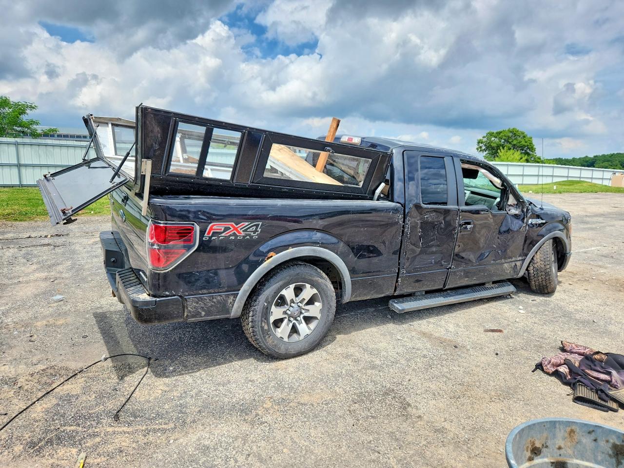 2014 Ford F150 Super Cab Black vin: 1FTFX1EF2EKE66632