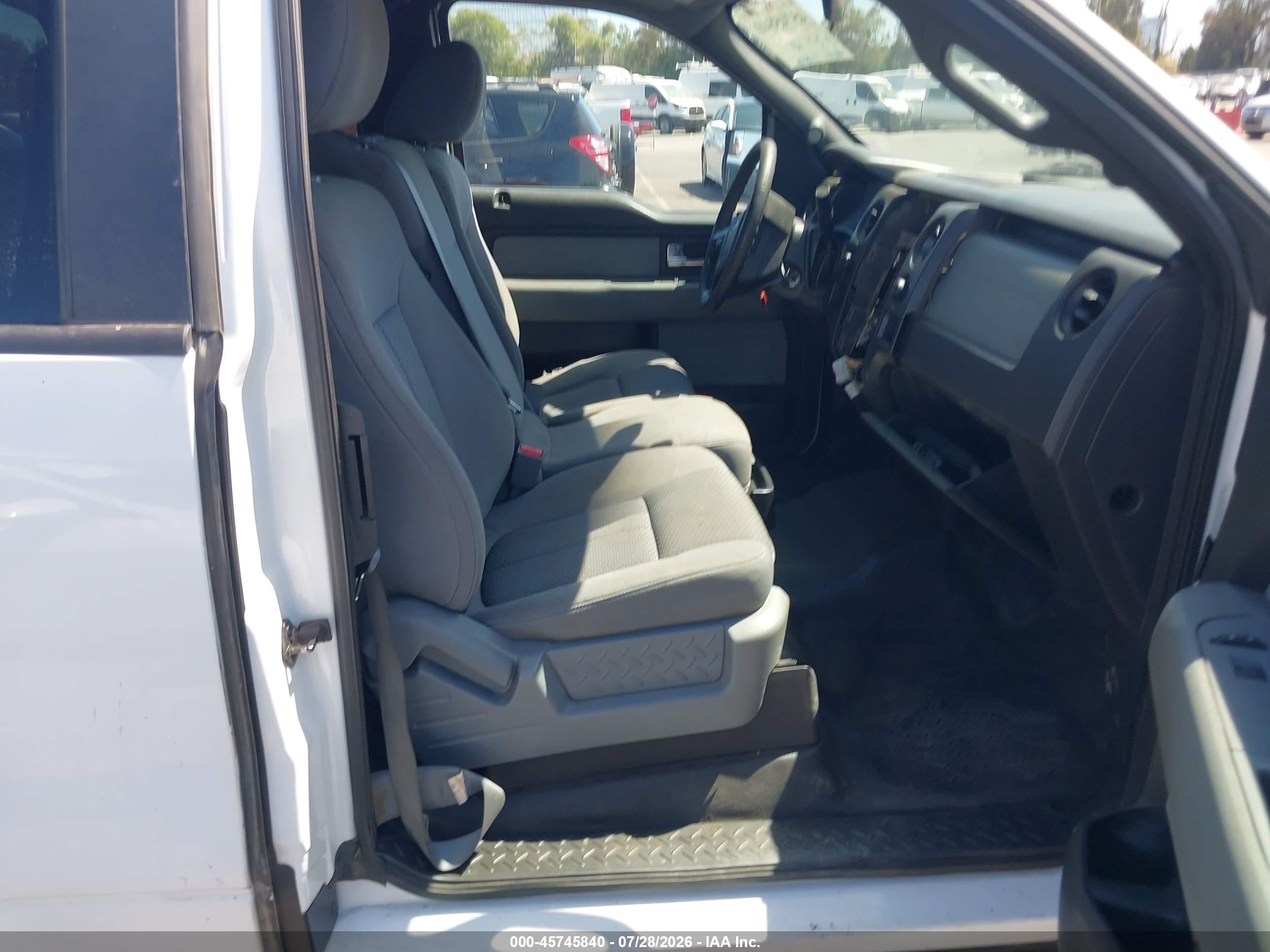 2014 Ford F-150 Xl Белый vin: 1FTFX1EF2EKF39773