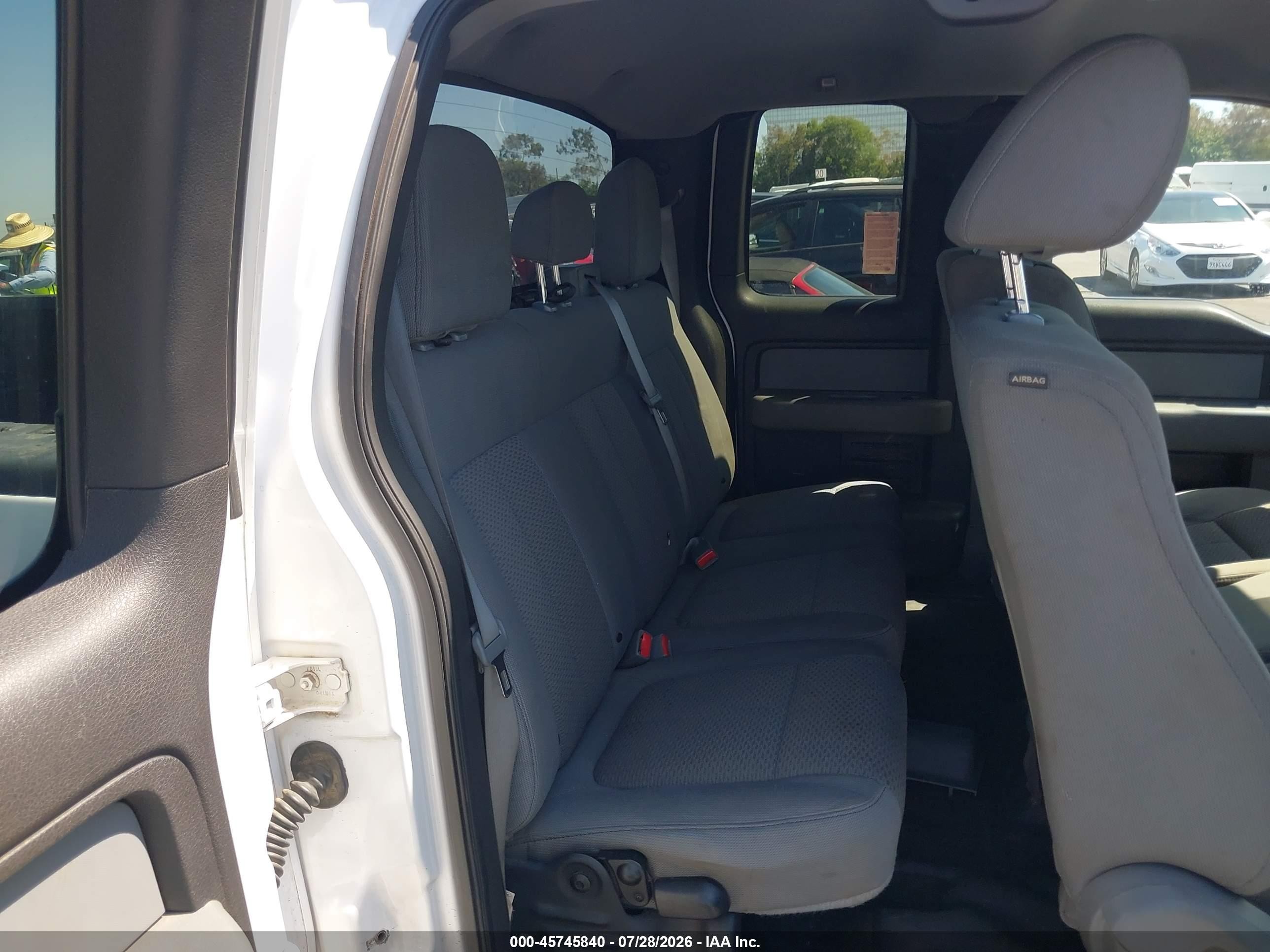 2014 Ford F-150 Xl Белый vin: 1FTFX1EF2EKF39773