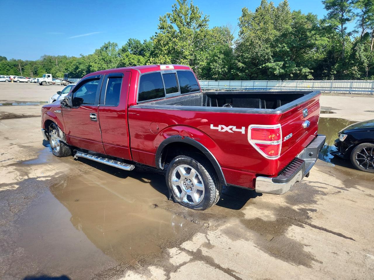2014 Ford F150 Super Cab Burgundy vin: 1FTFX1EF2EKG44443
