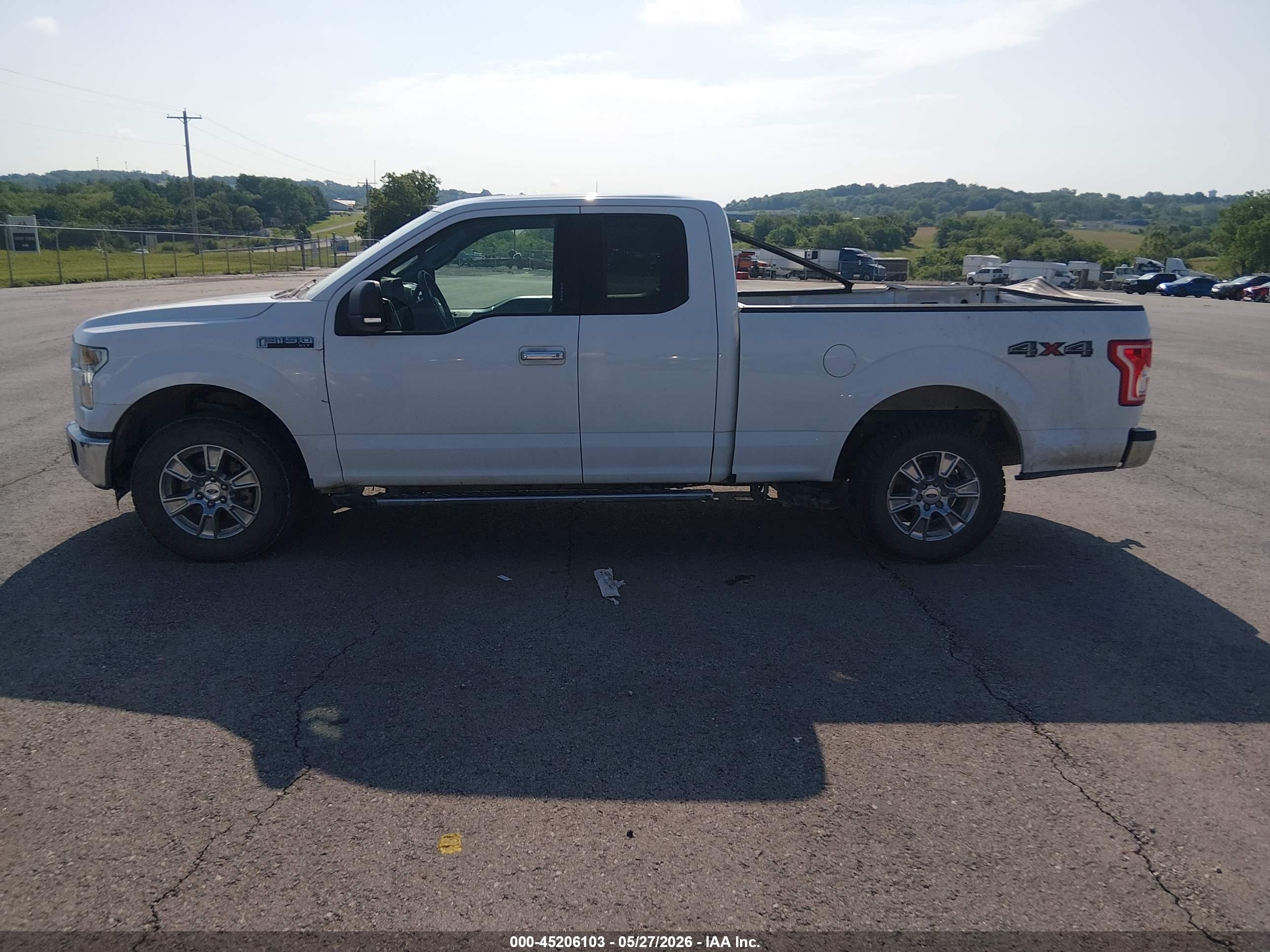 2015 Ford F-150 Xlt White vin: 1FTFX1EF2FKF08346