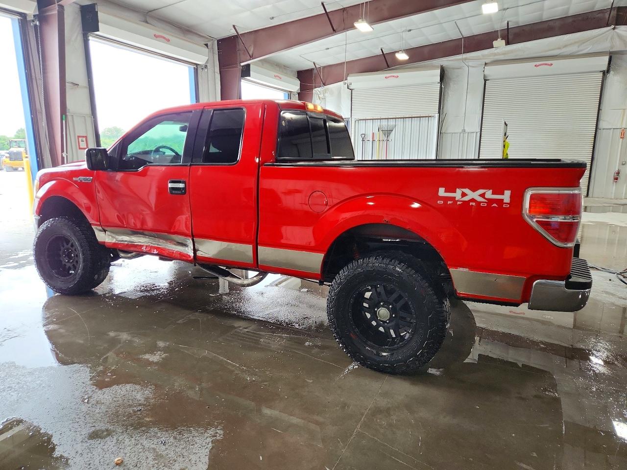 2011 Ford F150 Super Cab Red vin: 1FTFX1EF3BFA03838