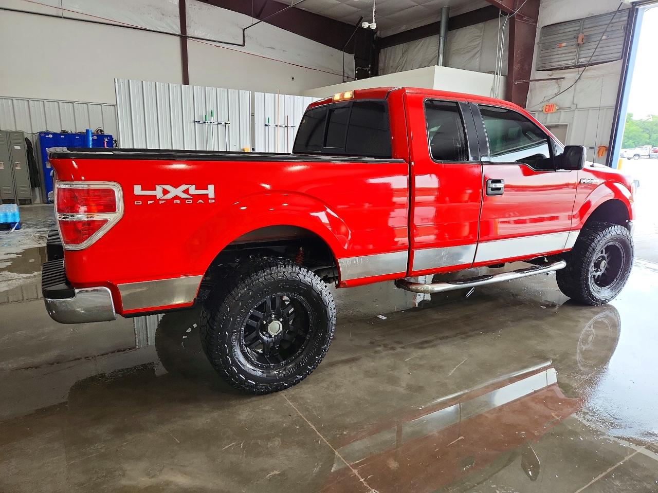 2011 Ford F150 Super Cab Red vin: 1FTFX1EF3BFA03838