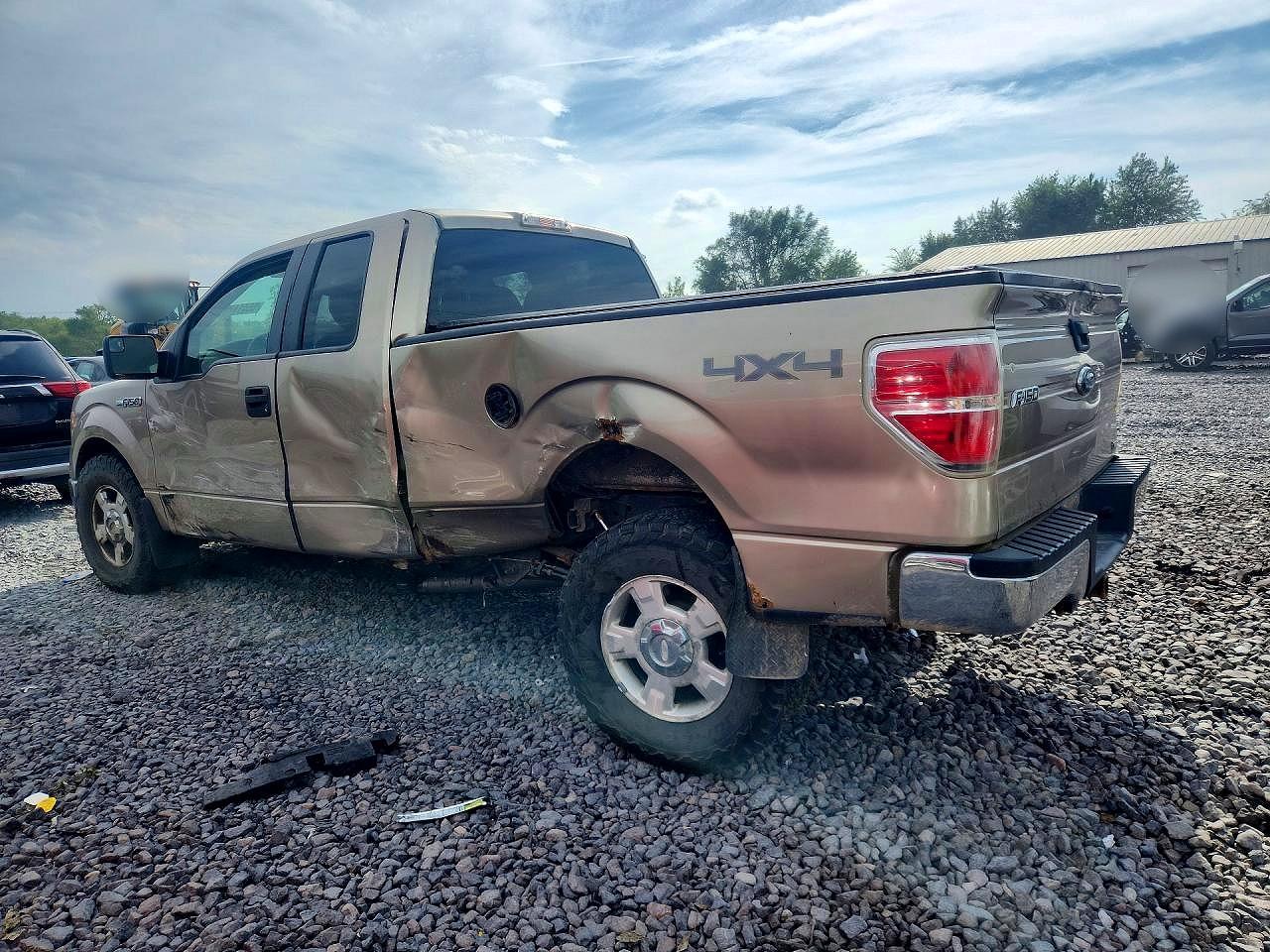 2011 Ford F150 Super Cab Gold vin: 1FTFX1EF3BFC22315