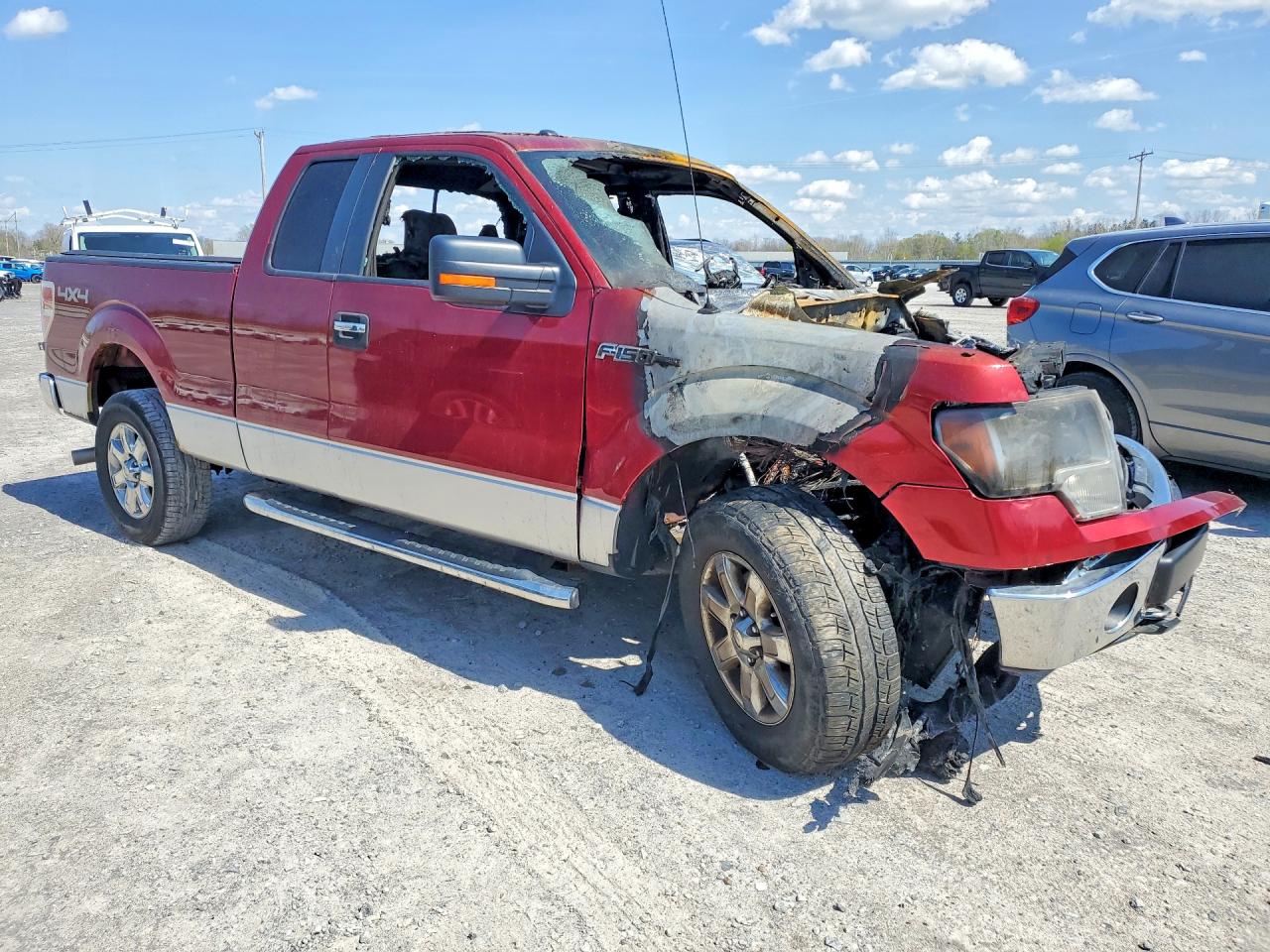 2013 Ford F150 Super Cab Red vin: 1FTFX1EF3DFA41461