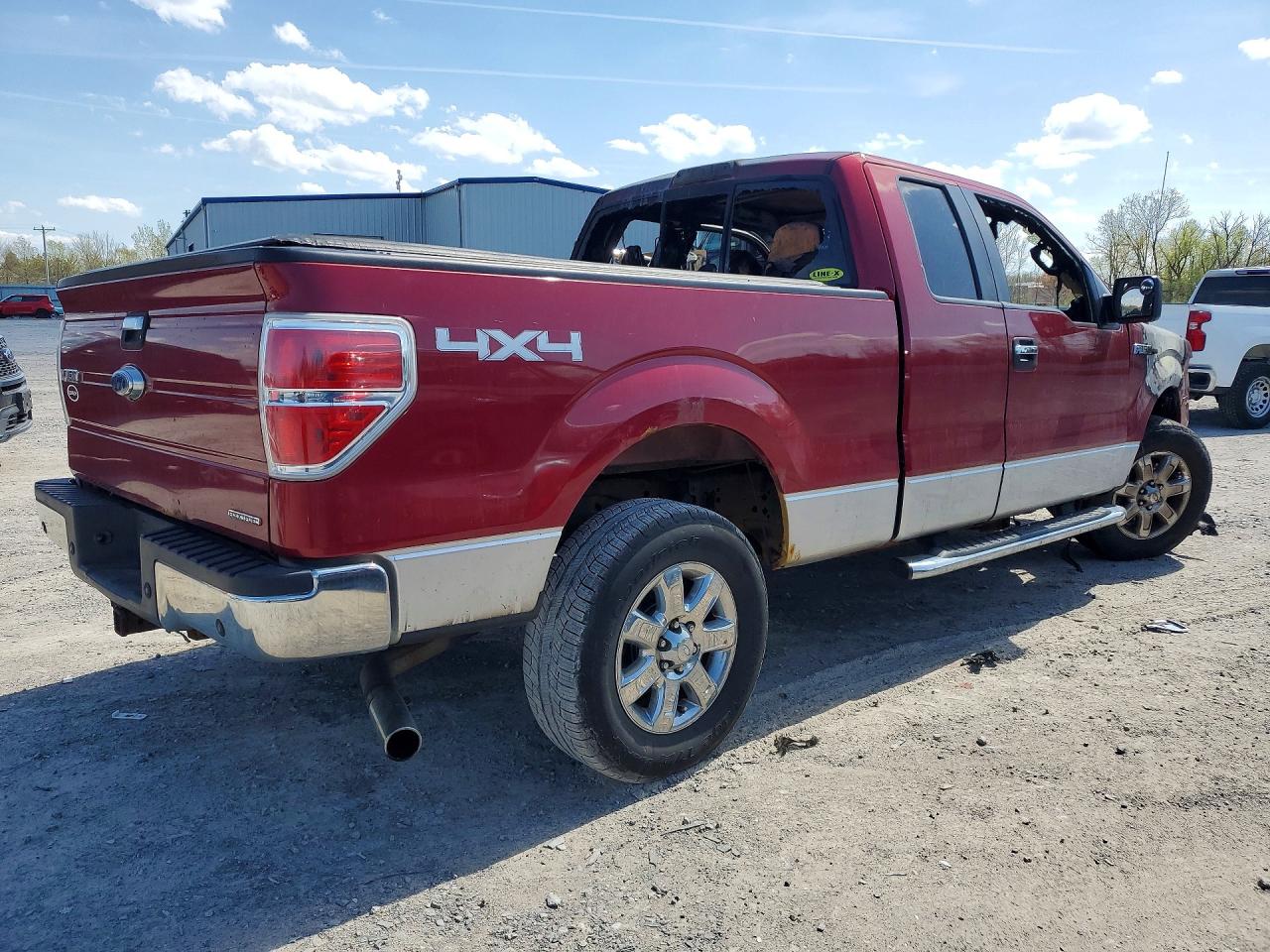 2013 Ford F150 Super Cab Red vin: 1FTFX1EF3DFA41461