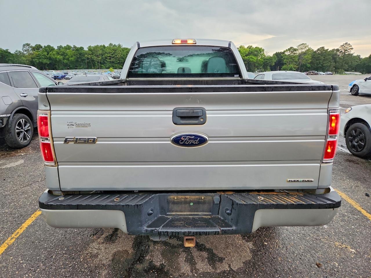 2013 Ford F150 Super Cab Silver vin: 1FTFX1EF3DFD77515