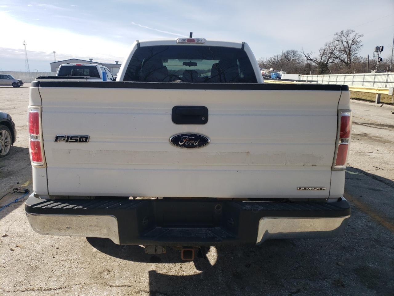 2013 Ford F150 Super Cab White vin: 1FTFX1EF3DKF20762